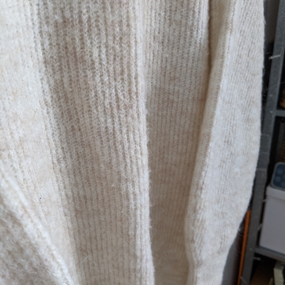 H&M wool and alpaca blend knit - Picture 3 of 5